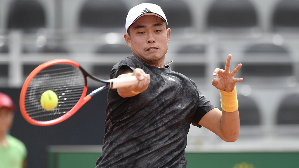 Wu Yibing in action during the Geneva Open first round in Geneva, Switzerland, May 22, 2023. /CFP