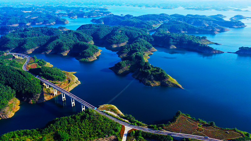 A view of the Danjiangkou Reservoir in Danjiangkou City, Hubei Province on May 24, 2023 /CFP