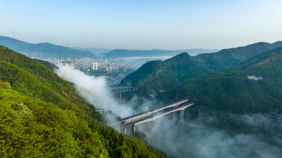 Live: Scenic view of eight bridges amid jade-green landscape in SW China's Chongqing – Ep. 2