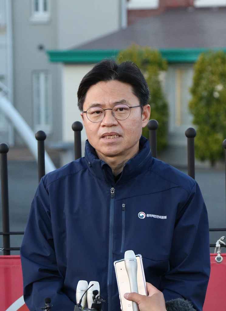 Yoo Guk-hee, chief of South Korea's Nuclear Safety and Security Commission, speaks to the press at the Fukushima Nuclear Power Plant with the South Korean delegation in Fukushima Prefecture, northeast Japan, May 24, 2023. /CFP