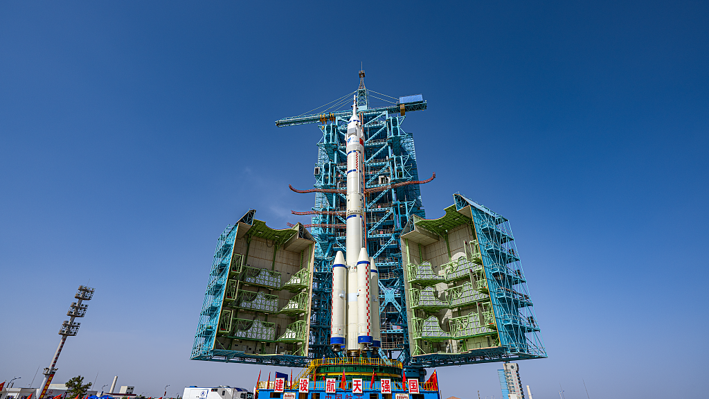 A Long March 2F-Y16 carrier rocket atop the Shenzhou-16 crewed spacecraft is transferred to the launch pad at Jiuquan Satellite Launch Center, Northwest China, May 22, 2023. /CMG