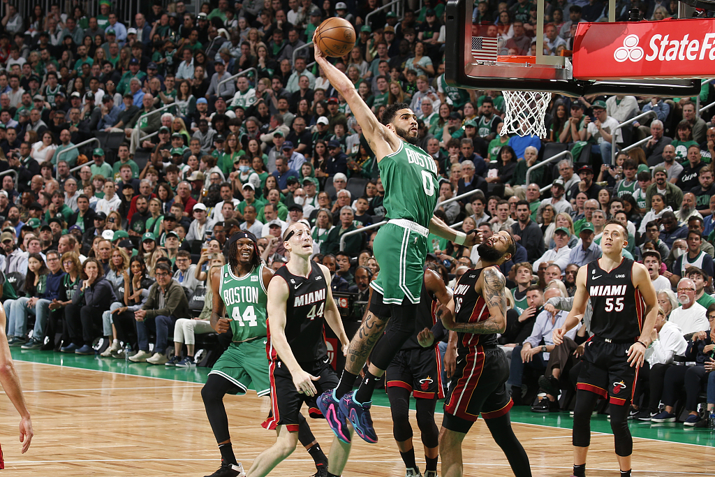 Jayson Tatum (#0) of the Boston Celtics dunks in Game 5 of the NBA Eastern Conference Finals against the Miami Heat at TD Garden in Boston, Massachusetts, May 25, 2023. /CFP