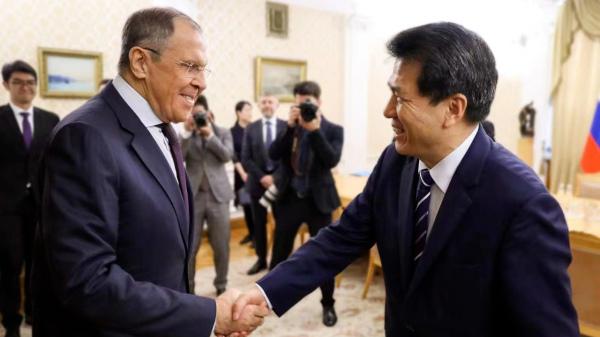 Li Hui (R), special representative of the Chinese government on Eurasian Affairs, meets with Russian Foreign Minister Sergei Lavrov in Moscow, Russia, May 26, 2023. /Chinese Foreign Ministry