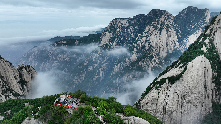 Majestic beauty of Huashan Mountain - CGTN