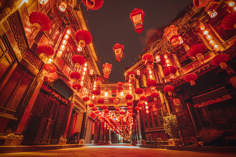 Jinli Street in Chengdu City, Sichuan Province is decorated with red lanterns during the Chinese New Year. /CFP