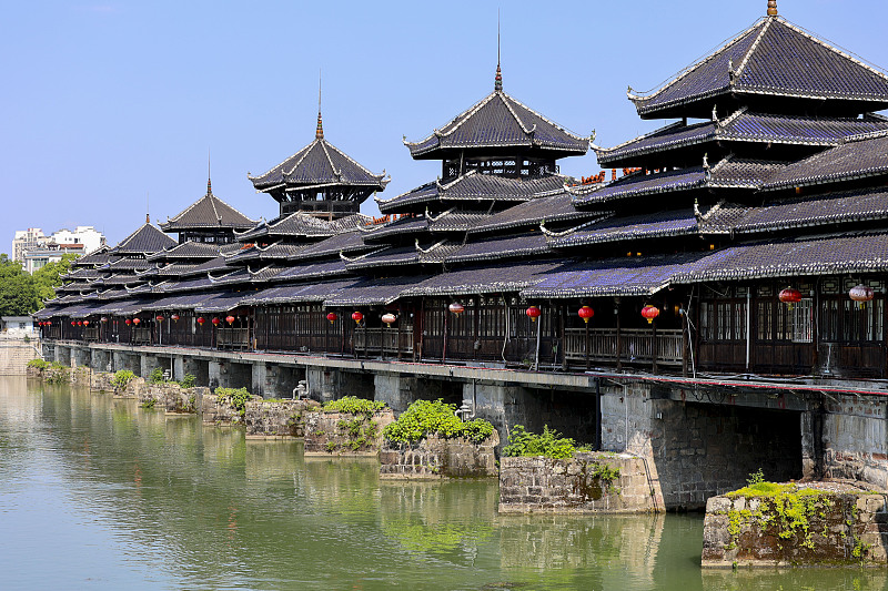 Longjin Wind-rain Bridge is located in Huaihua City, Hunan Province. /CFP