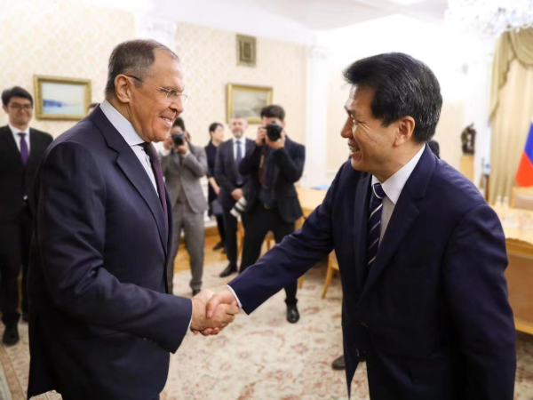 Li Hui (R), special representative of the Chinese government on Eurasian Affairs, meets with Russian Foreign Minister Sergei Lavrov in Moscow, Russia, May 26, 2023. /Chinese Foreign Ministry