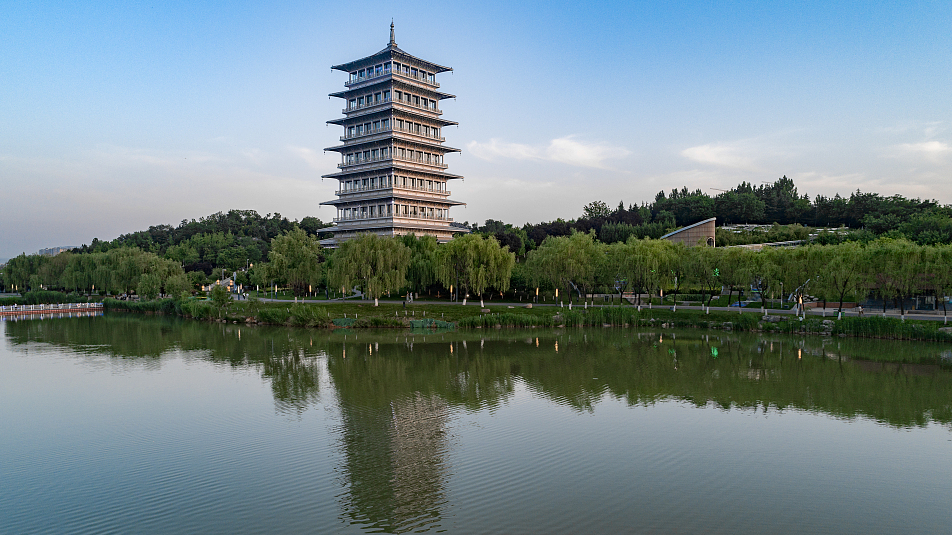 Live: Chang'an Tower, a landmark in the ancient city of Xi'an