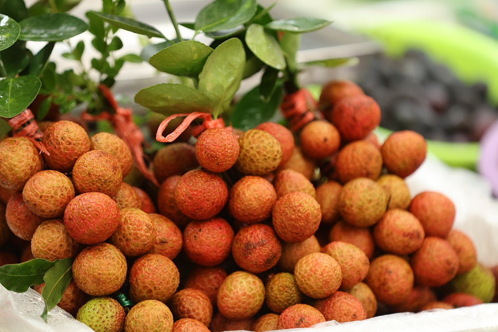 Various refreshing, summertime fruits hit the markets of Rizhao in east China's Shandong Province on May 31, 2023. /CFP
