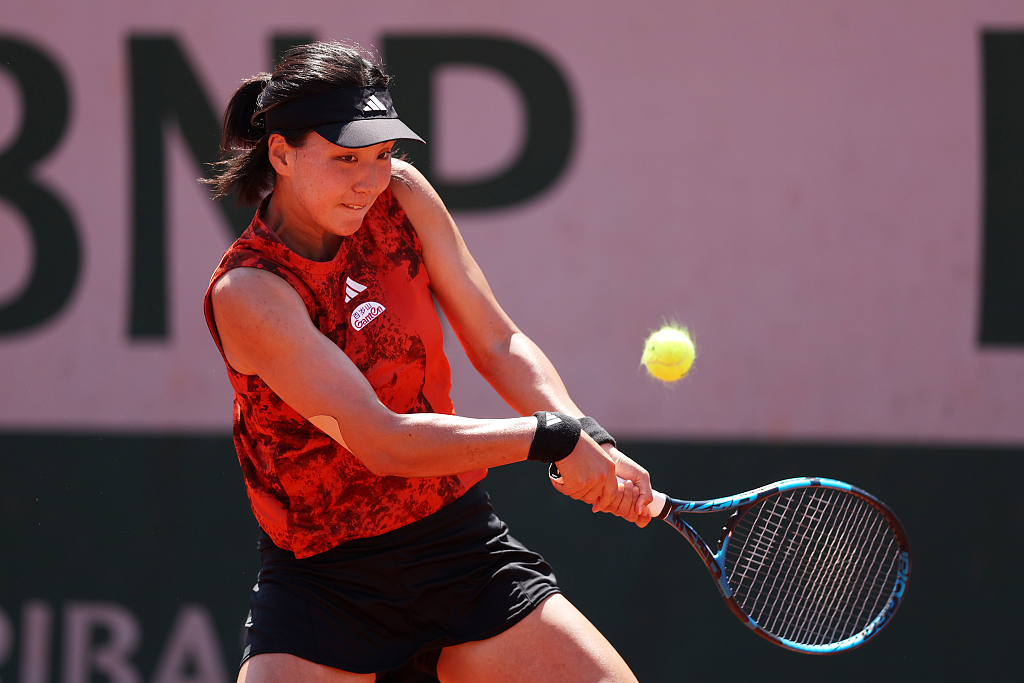Wang Xinyu in action during the women's singles second round at French Open in Paris, France, June 1, 2023. /CFP