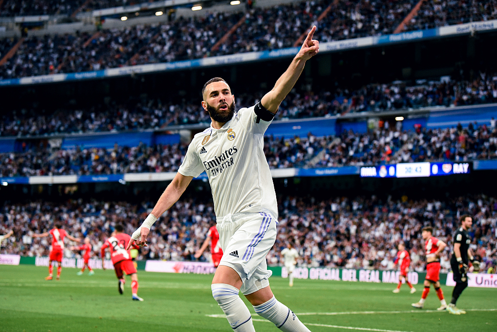 Karim Benzema of Real Madrid celebrates after scoring a goal in the La Liga game against Rayo Vallecano at the Estadio Santiago Bernabeu in Madrid, Spain, May 24, 2023. /CFP 