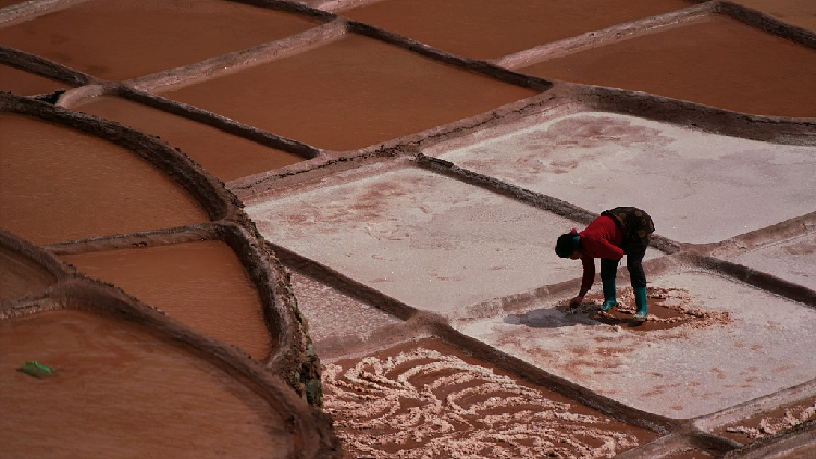 Ancient salt fields protected by new regulation in China’s Xizang