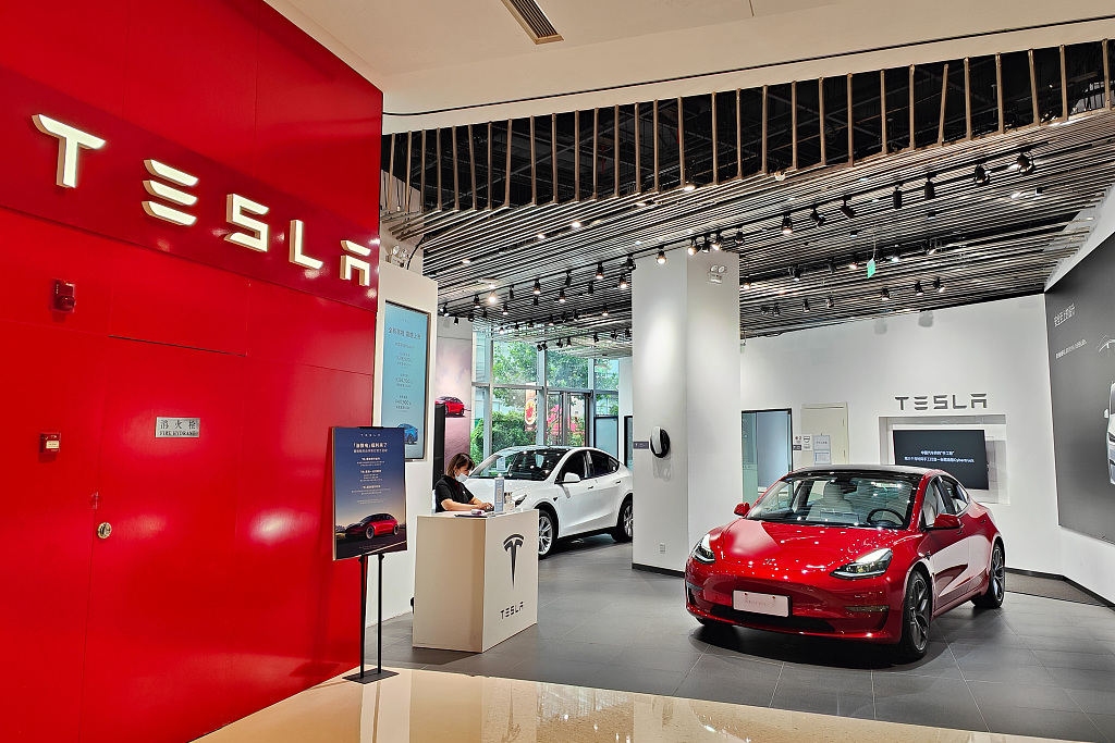 A Tesla store in Huangpu District, Shanghai, China, July 19, 2022. /CFP