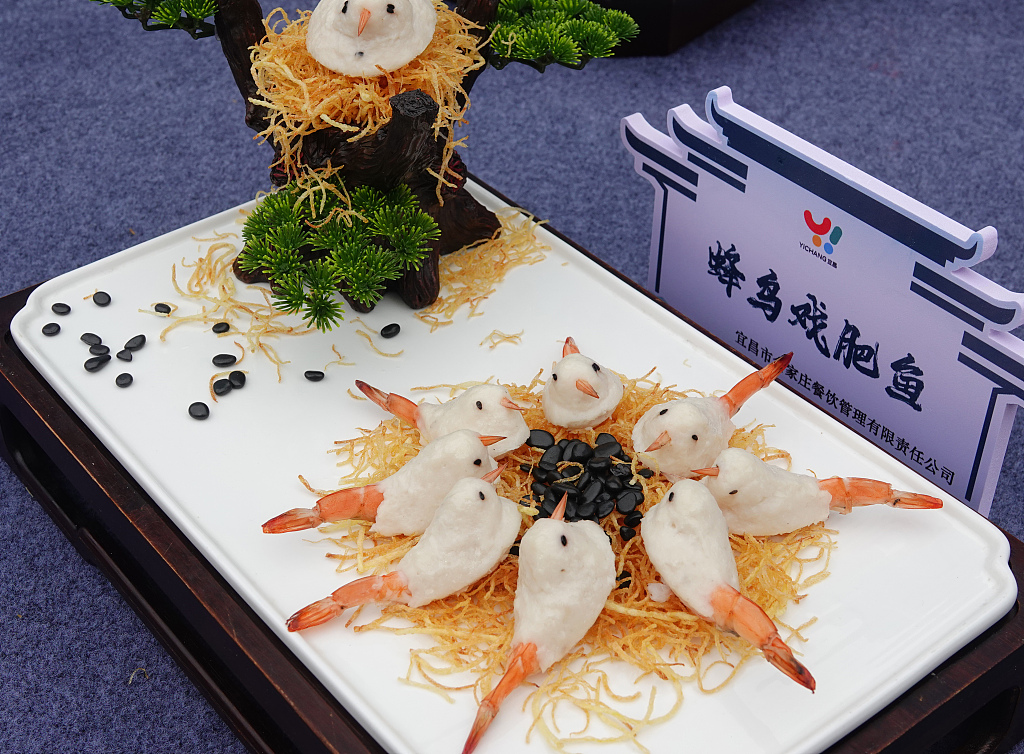 A dish in the shape of hummingbirds is seen at a culinary arts competition held in Yichang, central China's Hubei Province, on June 1, 2023. /CFP