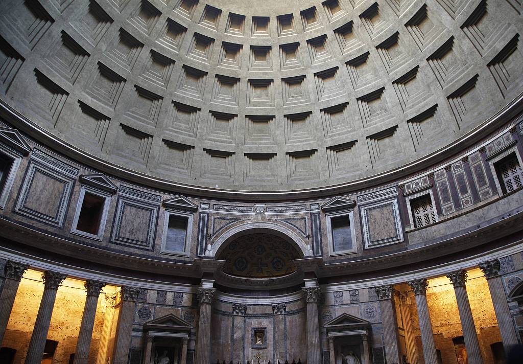 The Pantheon is cylindrical with a portico of large granite Corinthian columns. /CFP