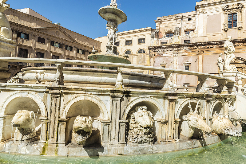 A glimpse of Fontana Pretoria in Palermo, Italy. /CFP