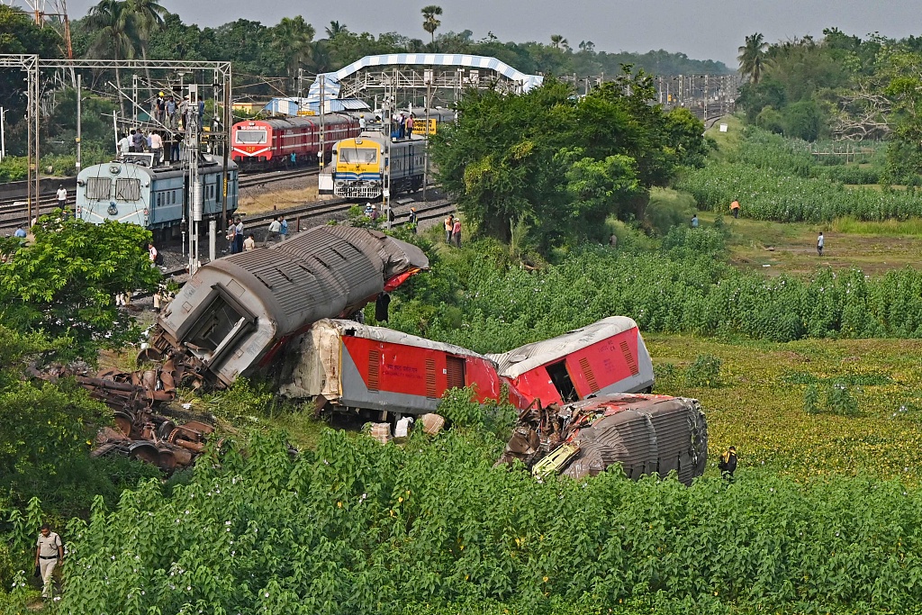 This view shows wrecked carriages at the accident site of a three-train collision near Balasore, Odisha, India, June 4, 2023. /CFP
