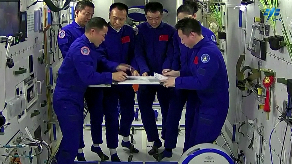 China's Shenzhou-15 crew conducted the country's first-ever in-orbit rotation with the Shenzhou-14 trio on December 2, 2022. /CFP