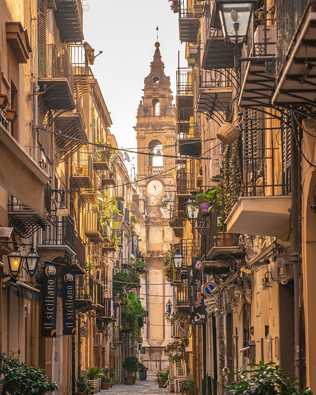 A view of a street corner in Palermo, Italy. /CFP