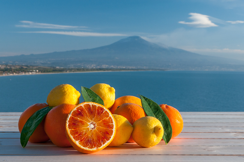 Sicilian blood oranges are cultivated in Sicily, Italy thanks to the area's specific local conditions including the environment and temperature. /CFP
