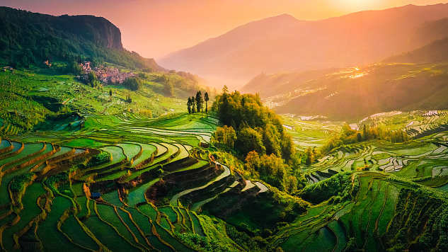 Located in Yunnan Province, Honghe Hani Rice Terraces were listed as a World Heritage Site in 2013. /CFP