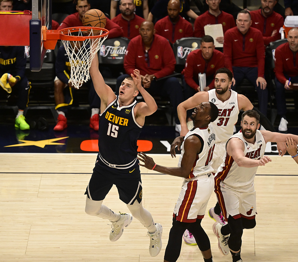 Nikola Jokic (#15) of the Denver Nuggets drives toward the rim in Game 2 of the NBA Finals against the Miami Heat at Ball Arena in Denver, Colorado, June 4, 2023. /CFP