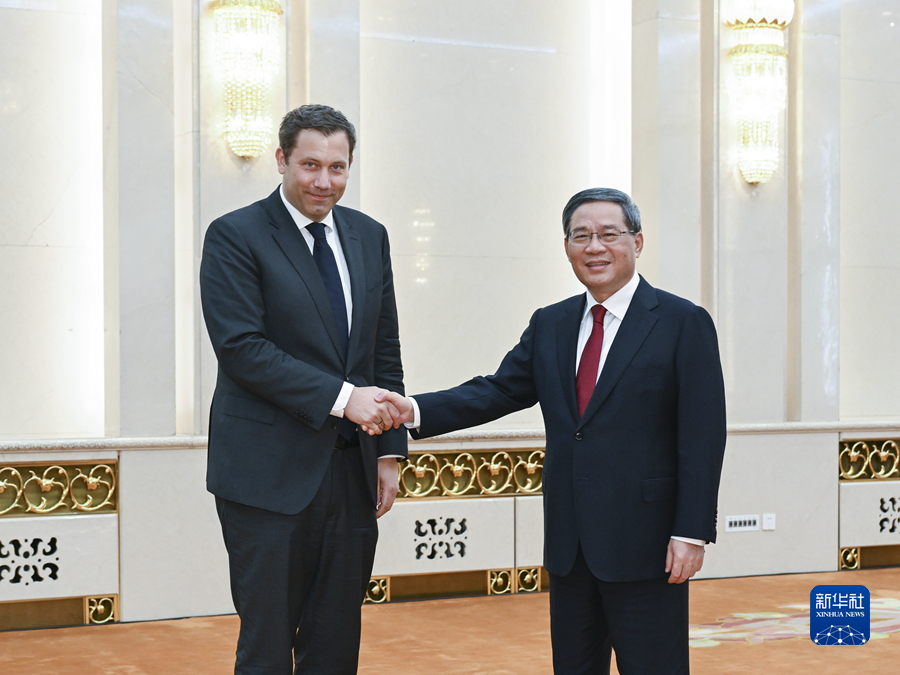 Chinese Premier Li Qiang (R), also a member of the Standing Committee of the Political Bureau of the Communist Party of China Central Committee, meets with Lars Klingbeil, chairman of the German Social Democratic Party in Beijing, China, June 5, 2023. /Xinhua