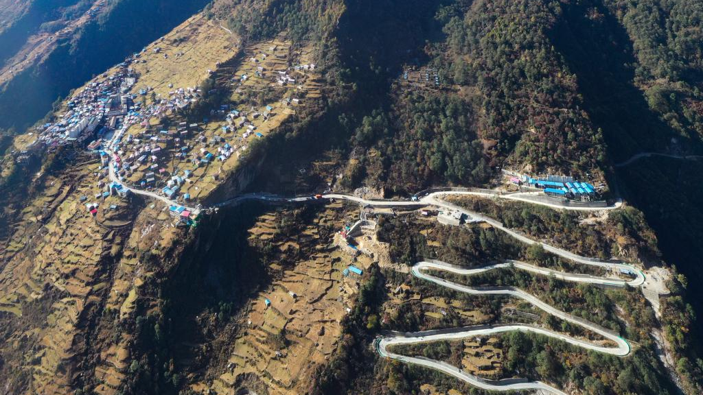 Live: Unique landscape of Chentanggou, SW China