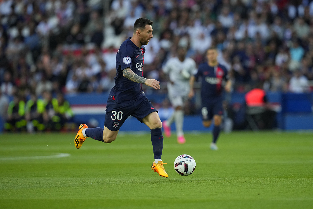Lionel Messi runs with the ball during the French Ligue 1 match between Paris Saint-Germain and Clermont at Parc des Princes in Paris, France, June 3, 2023. /CFP