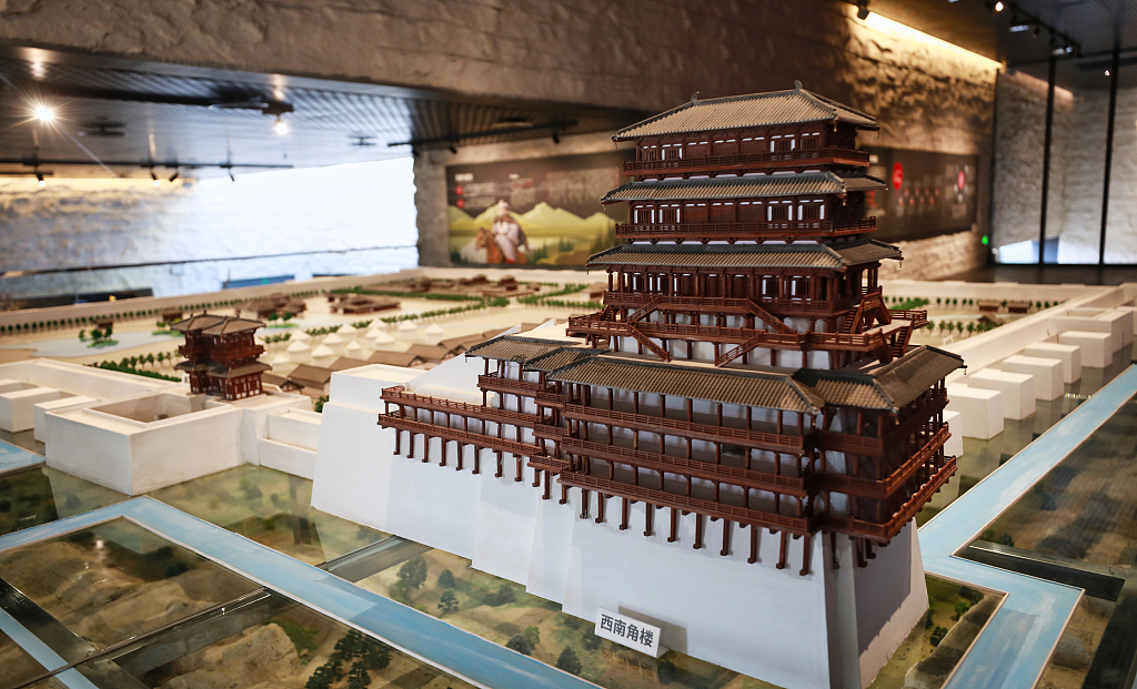 The exhibition inside the Tongwancheng City Ruins Museum in Jingbian County, Shaanxi Province on May 12, 2023 /CFP