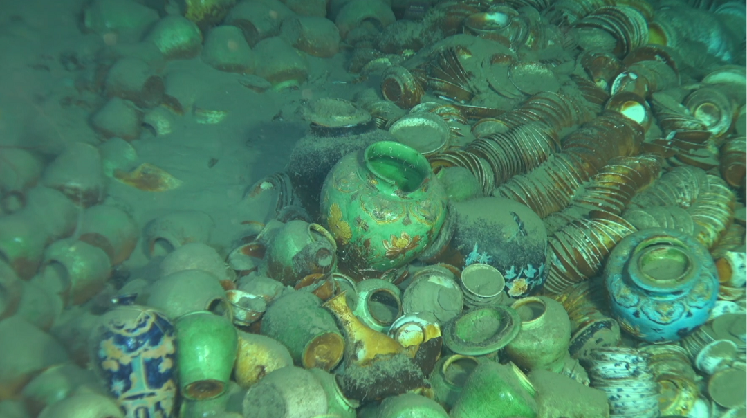 Porcelain wares found at a shipwreck in the South China Sea. /National Cultural Heritage Administration
