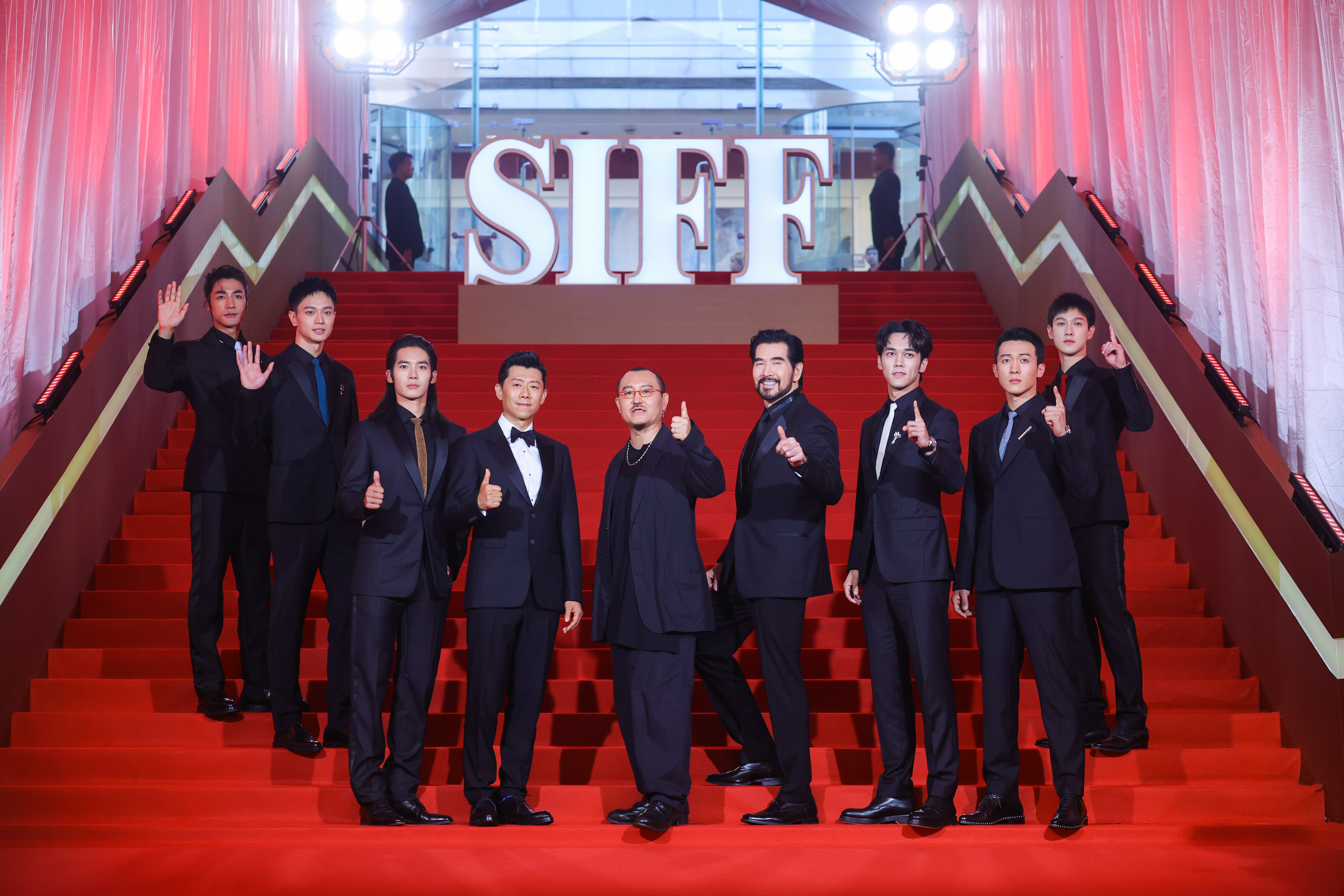 Chinese movie celebrities on the red carpet event at the opening ceremony of the 2023 Shanghai International Film Festival in Shanghai, June 9, 2023 /SIFF