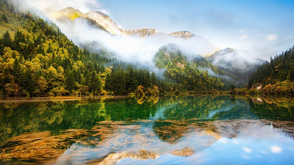 Scenery of Jiuzhaigou Valley. /VCG