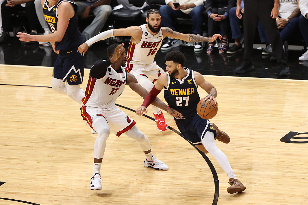 Jamal Murray (#27) of the Denver Nuggets penetrates in Game 4 of the NBA Finals against the Miami Heat at the Kaseya Center in Miami, Florida, June 9, 2023. /CFP