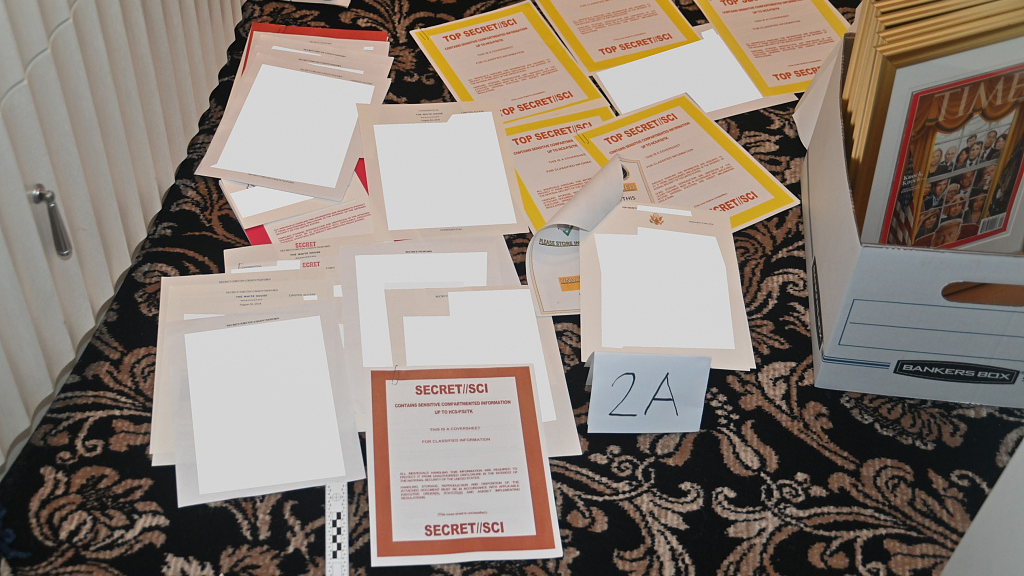 This image shows documents seized during the FBI search of former U.S. President Donald Trump's Mar-a-Lago estate, August 8, 2022. /CFP