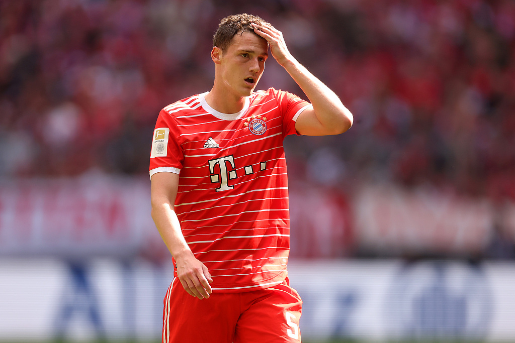 Benjamin Pavard of Bayern Munich looks on in the Bundesliga game against Hertha BSC at Allianz Arena in Munich, Germany, April 30, 2023. /CFP 