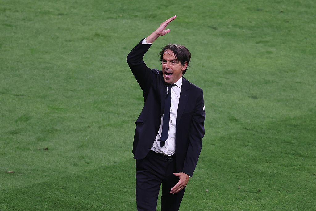 Simone Inzaghi, manager of Inter Milan, looks on during the UEFA Champions League final against Manchester City at the Ataturk Olympic Stadium in Istanbul, Türkiye, June 10, 2023. /CFP