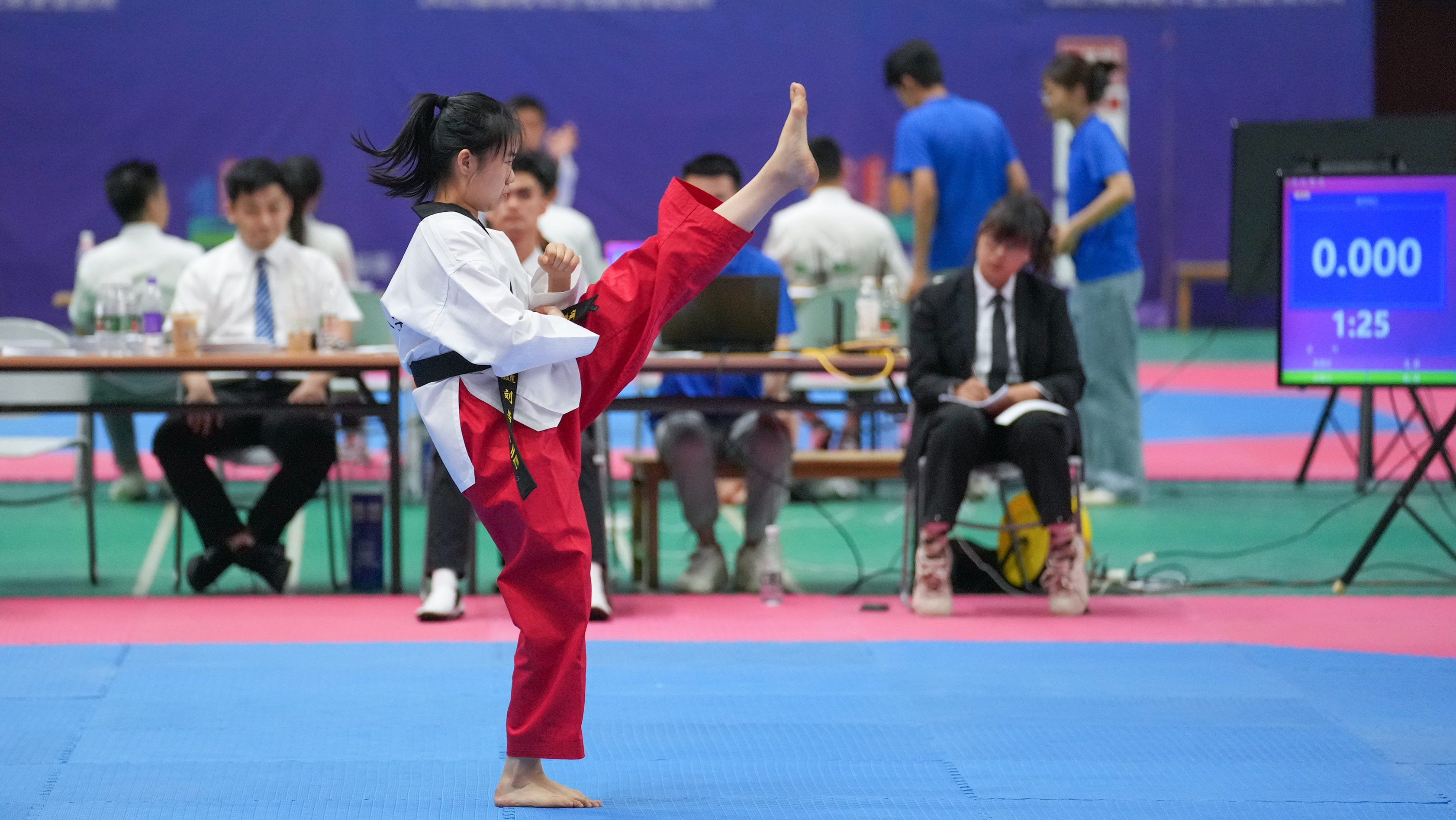 19th Beijing University Taekwondo Championships kicks off