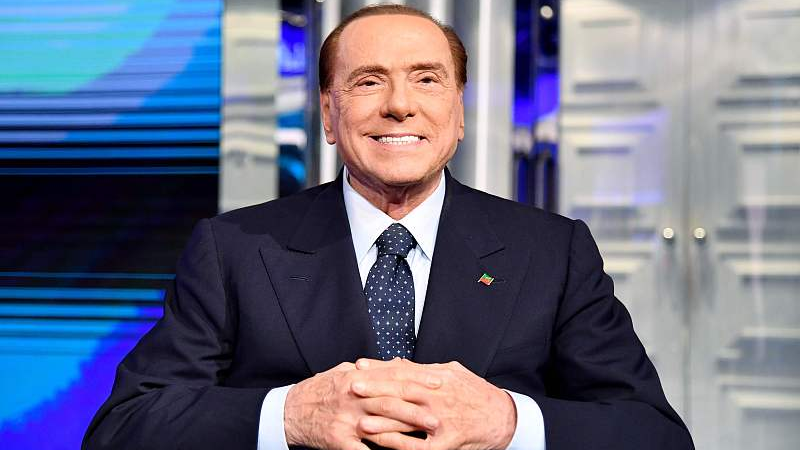 Silvio Berlusconi on the set of the broadcast 