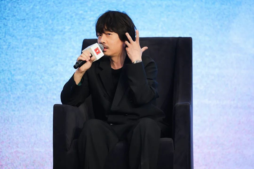 Li Fei, a director, screenwriter, and actor, participates in a panel discussion on June 11, 2023 in Shanghai. /SIFF