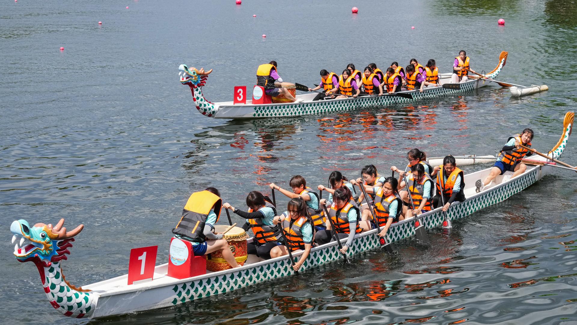 The 11th Capital University Dragon Boat Race takes place CGTN