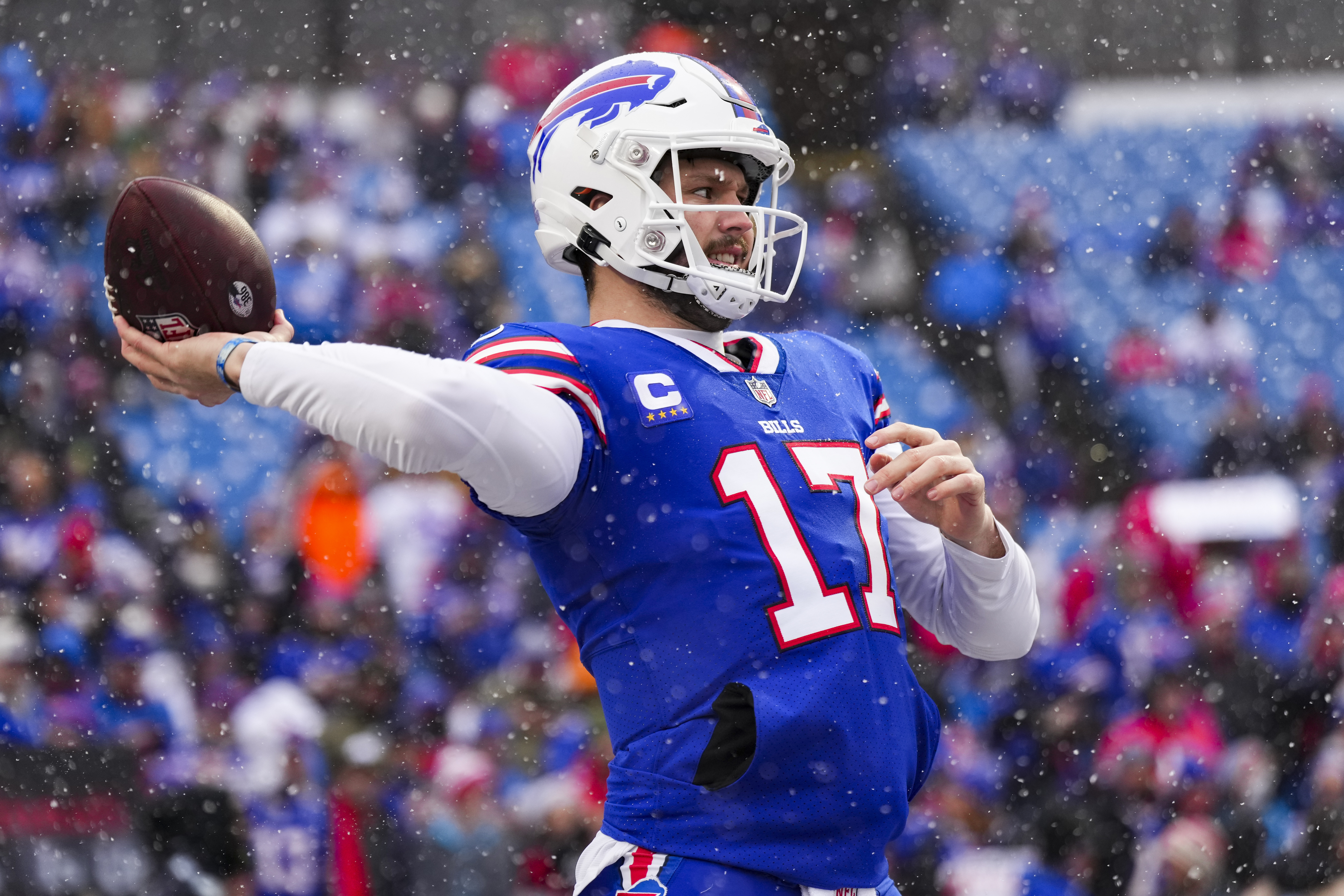 Quarterback Josh Allen of the Buffalo Bills throws in the American Football Conference Divisional Round Game against the Cincinnati Bengals at Highmark Stadium in Orchard Park, New York, January 22, 2023. /CFP 