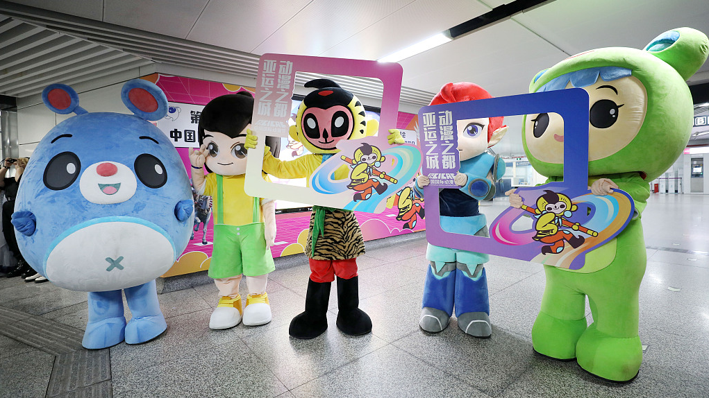 Mascots of the 19th China International Cartoon Animation Festival are seen at a subway station in Hangzhou on June 1, 2023. /CFP