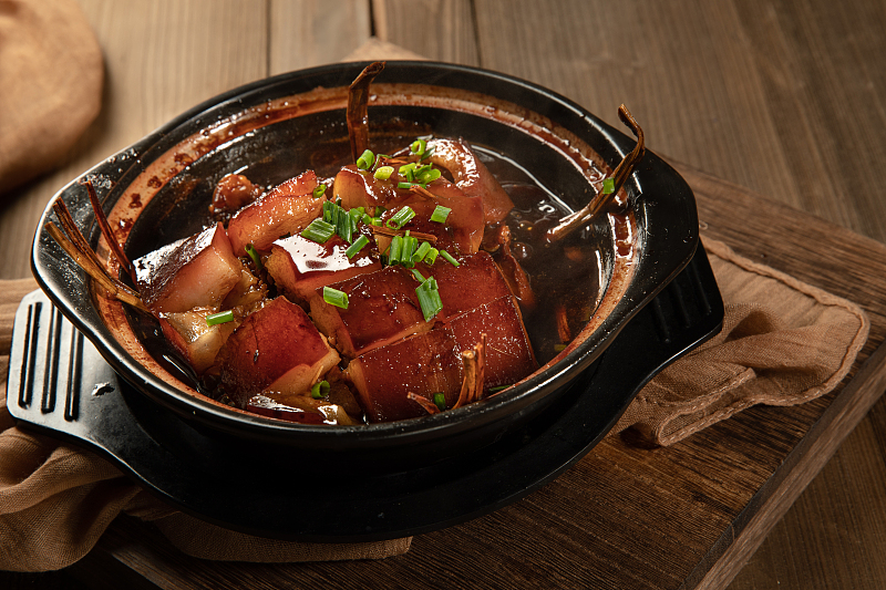 Famous Hangzhou dish Dongpo Pork /CFP