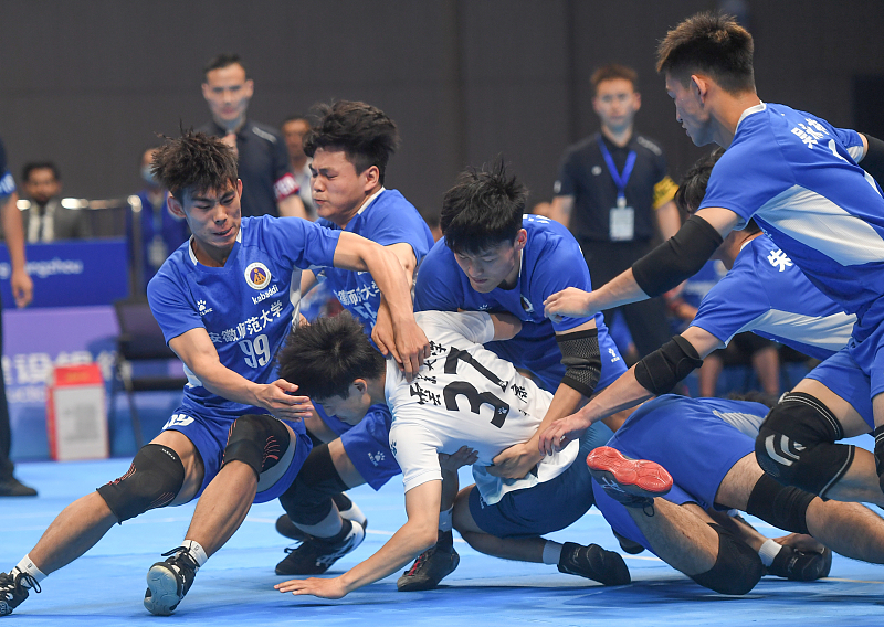 Players participate in the 2023 National Kabaddi Competition in Hangzhou, Zhejiang Province. /CFP