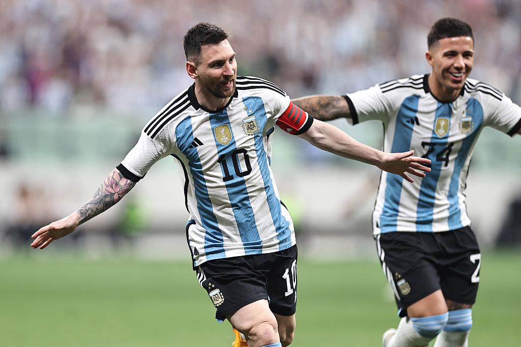 Argentina captain Lionel Messi (L) celebrates after scoring his fastest goal against Australia in a friendly at the new Workers' Stadium in Beijing, China, June 15, 2023. /CFP