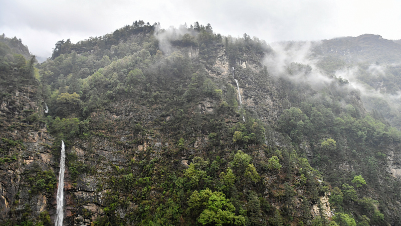 Live: The unique landscape of Chentanggou in China's Xizang