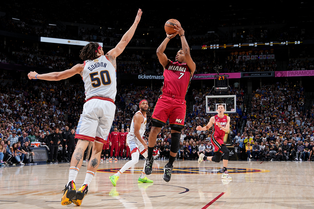Kyle Lowry (#7) of the Miami Heat shoots in Game 5 of the NBA Finals against the Denver Nuggets at Ball Arena in Denver, Colorado, June 12, 2023. /CFP