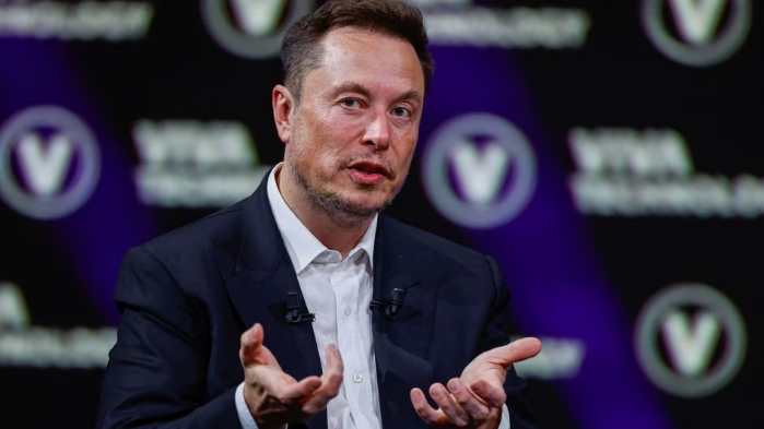 Elon Musk, chief executive officer of SpaceX and Tesla and owner of Twitter, gestures as he attends the Viva Technology conference dedicated to innovation and startups at the Porte de Versailles exhibition center in Paris, France, June 16, 2023. /Reuters