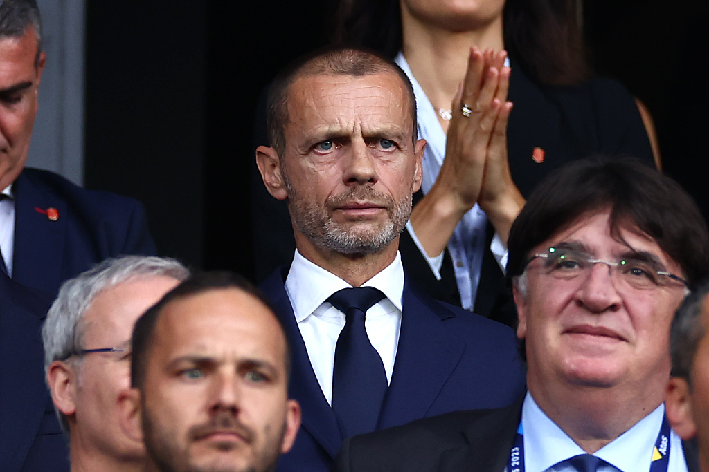 Aleksander Ceferin (C), president of UEFA, watches the UEFA Nations League final between Croatia and Spain at De Kuip in Rotterdam, the Netherlands, June 18, 2023. /CFP 